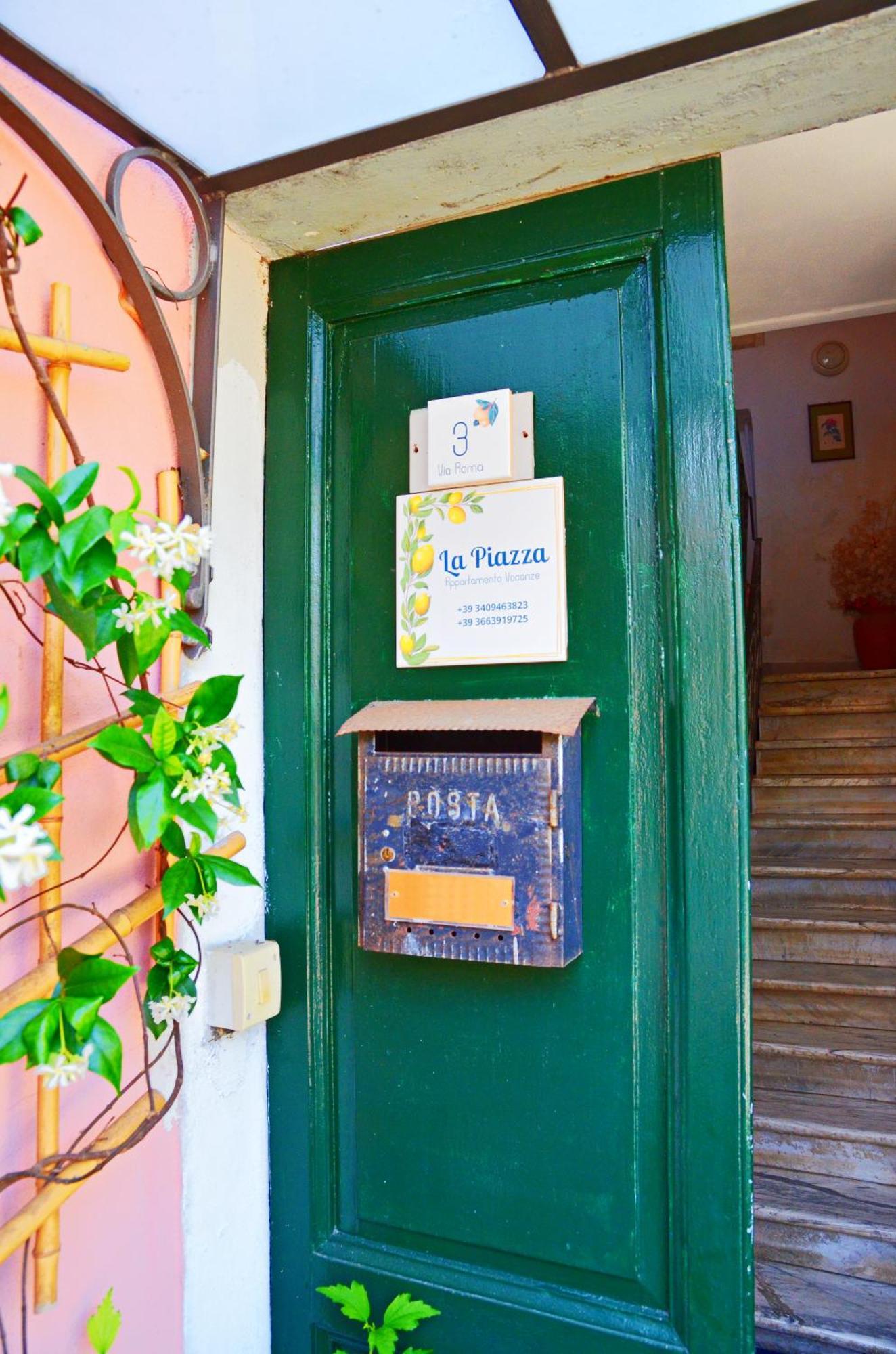 La Piazza - Appartamento Vacanze Piana Battolla Экстерьер фото